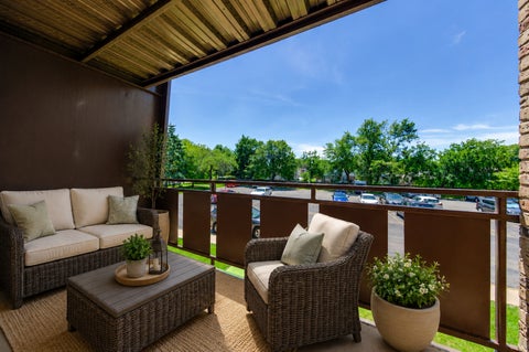 Tiny photo for 2604 N Windsor Drive #204, Arlington Heights, IL 60004 (MLS # 12687233)