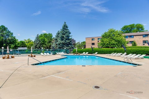 Tiny photo for 2604 N Windsor Drive #204, Arlington Heights, IL 60004 (MLS # 12687233)