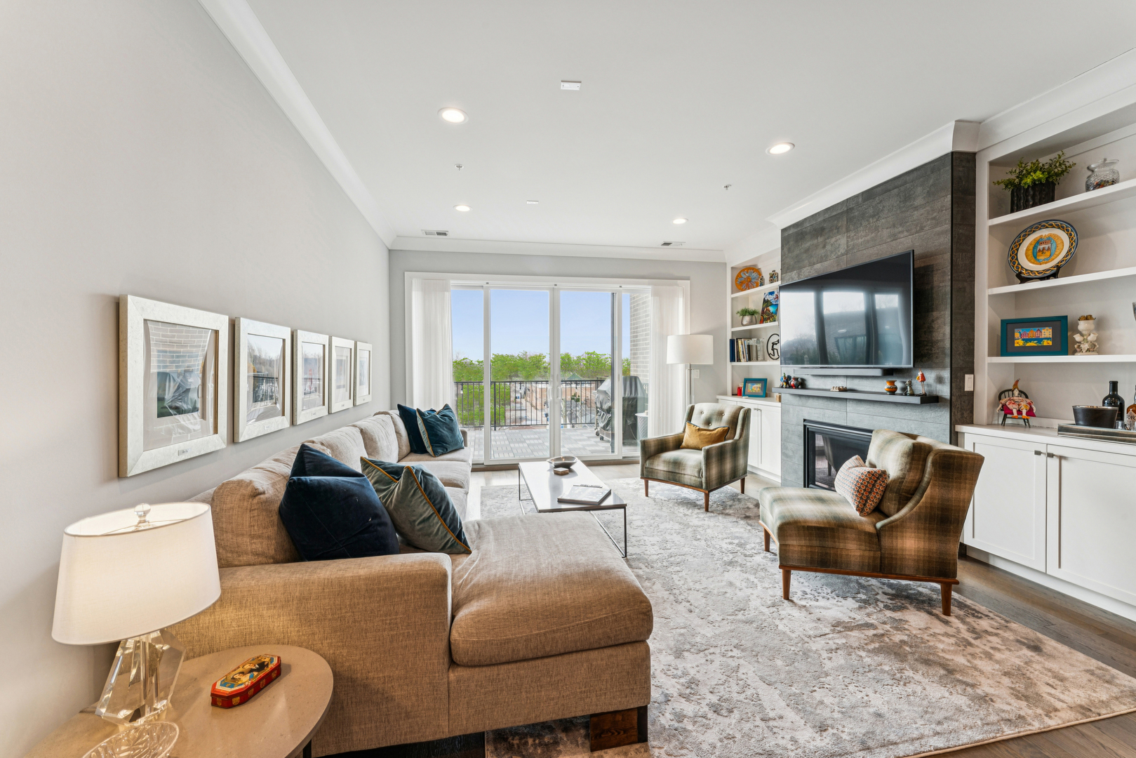 5748 N Hermitage Avenue 410