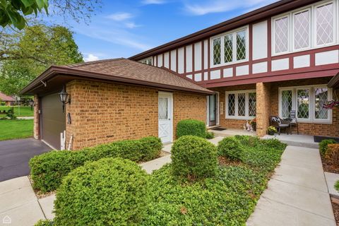 Tiny photo for 542 Cress Creek Court, Crystal Lake, IL 60014 (MLS # 12643581)