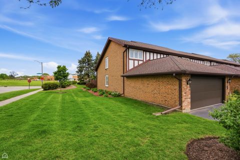 Tiny photo for 542 Cress Creek Court, Crystal Lake, IL 60014 (MLS # 12643581)