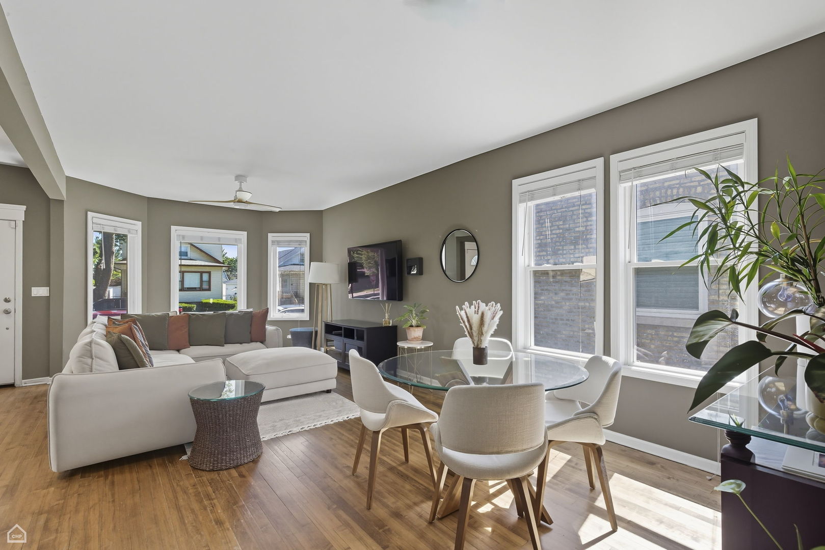 3756 N NEWCASTLE Avenue