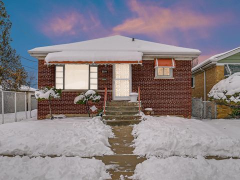 Photo of 8844 S Prairie Avenue, Chicago, IL 60619 (MLS # 12533934)