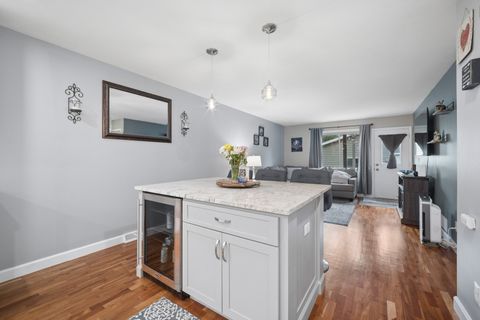 Tiny photo for 892 Manchester Course, Geneva, IL 60134 (MLS # 12616331)