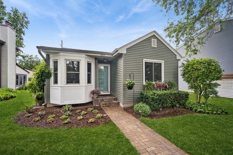 Photo of 892 Manchester Course, Geneva, IL 60134 (MLS # 12616331)