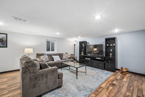 Tiny photo for 892 Manchester Course, Geneva, IL 60134 (MLS # 12616331)
