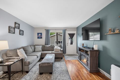 Tiny photo for 892 Manchester Course, Geneva, IL 60134 (MLS # 12616331)