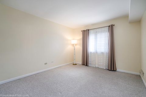 Tiny photo for 9448 BAY COLONY Drive #3S, Des Plaines, IL 60016 (MLS # 12584642)
