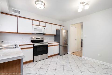 Tiny photo for 9448 BAY COLONY Drive #3S, Des Plaines, IL 60016 (MLS # 12584642)