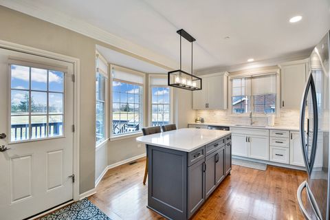 Tiny photo for 35 Red Tail Drive, Hawthorn Woods, IL 60047 (MLS # 12590806)