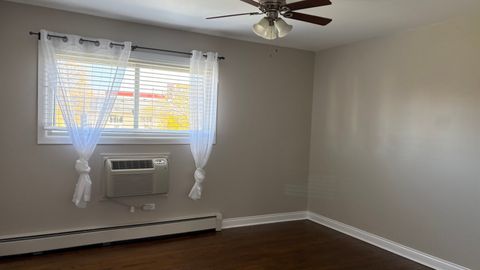 Tiny photo for 8808 N Leslie Lane #2F, Des Plaines, IL 60016 (MLS # 12494528)