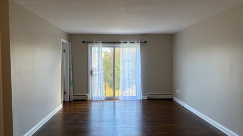 Tiny photo for 8808 N Leslie Lane #2F, Des Plaines, IL 60016 (MLS # 12494528)