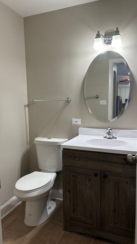 Tiny photo for 8808 N Leslie Lane #2F, Des Plaines, IL 60016 (MLS # 12494528)