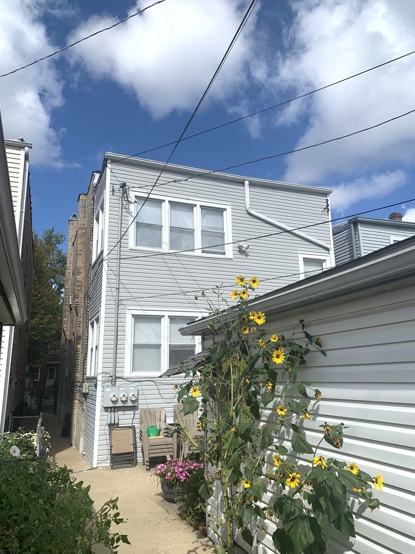 3013 N Hamlin Avenue 2