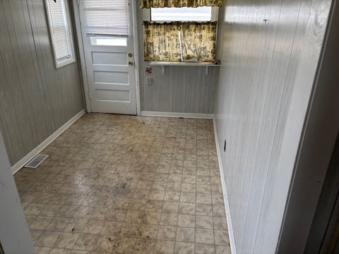 Tiny photo for 1010 HELEN Avenue, Joliet, IL 60433 (MLS # 12431534)