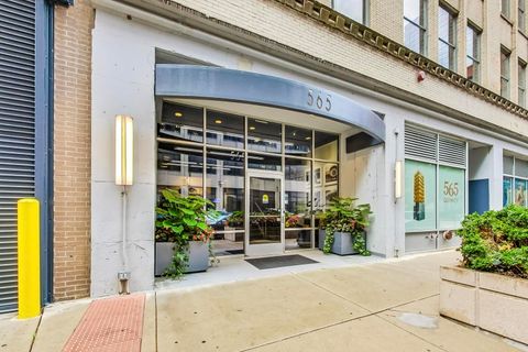 Tiny photo for 565 W Quincy Street #801, Chicago, IL 60661 (MLS # 12622503)