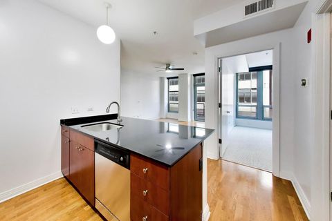 Tiny photo for 565 W Quincy Street #801, Chicago, IL 60661 (MLS # 12622503)