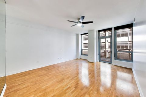 Tiny photo for 565 W Quincy Street #801, Chicago, IL 60661 (MLS # 12622503)