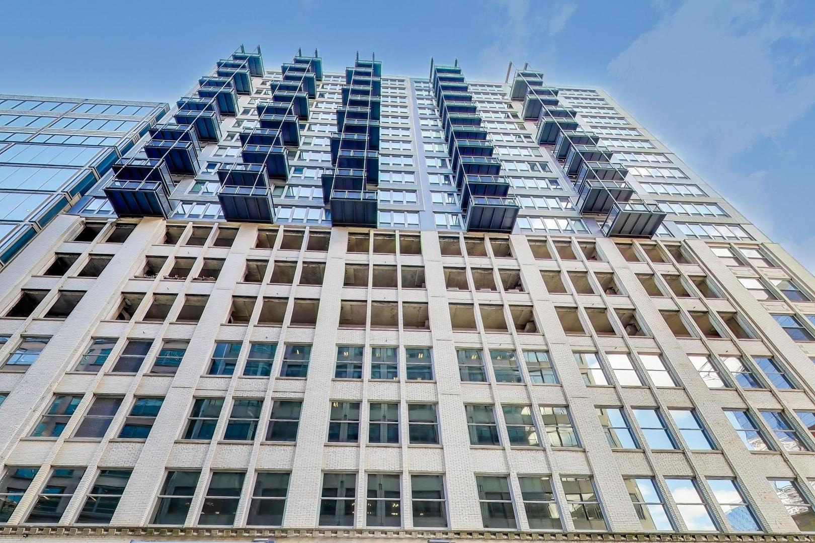 565 W Quincy Street 801