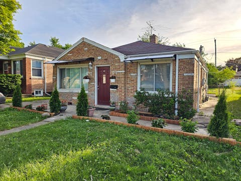 Photo of 1430 N Rohde Avenue, Berkeley, IL 60163 (MLS # 12696470)
