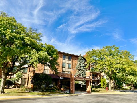Photo of 77 Lake Hinsdale Drive #103, Willowbrook, IL 60527 (MLS # 12486967)