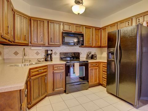 Tiny photo for 77 Lake Hinsdale Drive #103, Willowbrook, IL 60527 (MLS # 12486967)