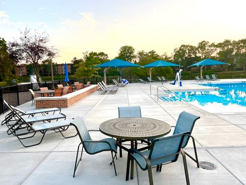 Tiny photo for 77 Lake Hinsdale Drive #103, Willowbrook, IL 60527 (MLS # 12486967)