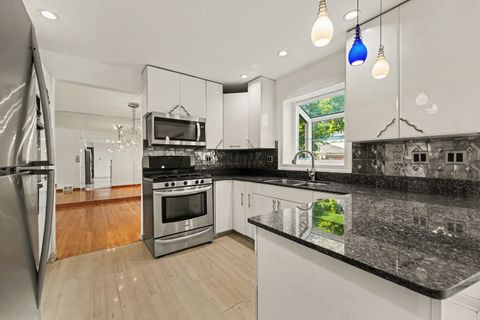 Tiny photo for 10324 S Claremont Avenue, Chicago, IL 60643 (MLS # 12715200)