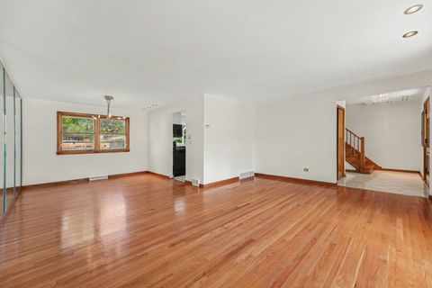 Tiny photo for 10324 S Claremont Avenue, Chicago, IL 60643 (MLS # 12715200)