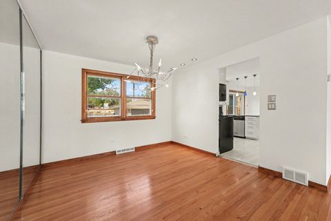 Tiny photo for 10324 S Claremont Avenue, Chicago, IL 60643 (MLS # 12715200)