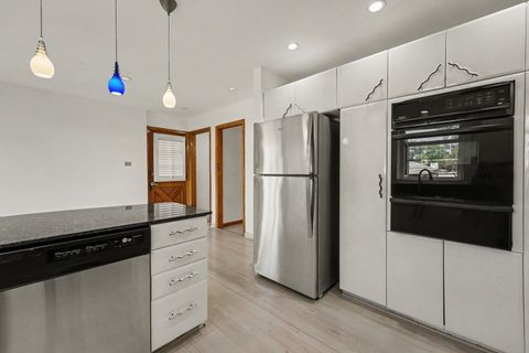 Tiny photo for 10324 S Claremont Avenue, Chicago, IL 60643 (MLS # 12715200)