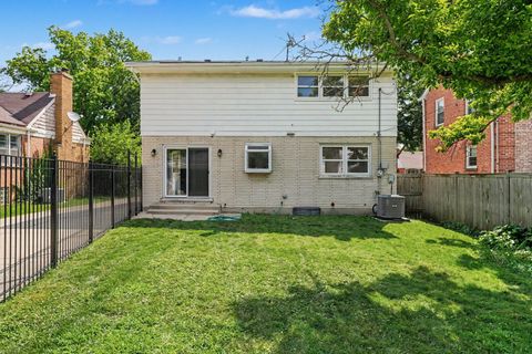 Tiny photo for 10324 S Claremont Avenue, Chicago, IL 60643 (MLS # 12715200)