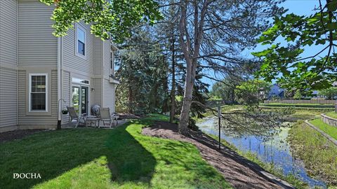 Tiny photo for 2637 N Greenwood Place #2637, Arlington Heights, IL 60004 (MLS # 12676202)