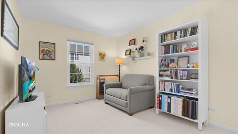 Tiny photo for 2637 N Greenwood Place #2637, Arlington Heights, IL 60004 (MLS # 12676202)