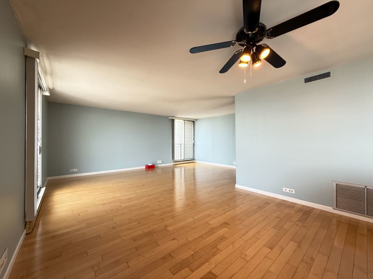 6007 N Sheridan Road 32K