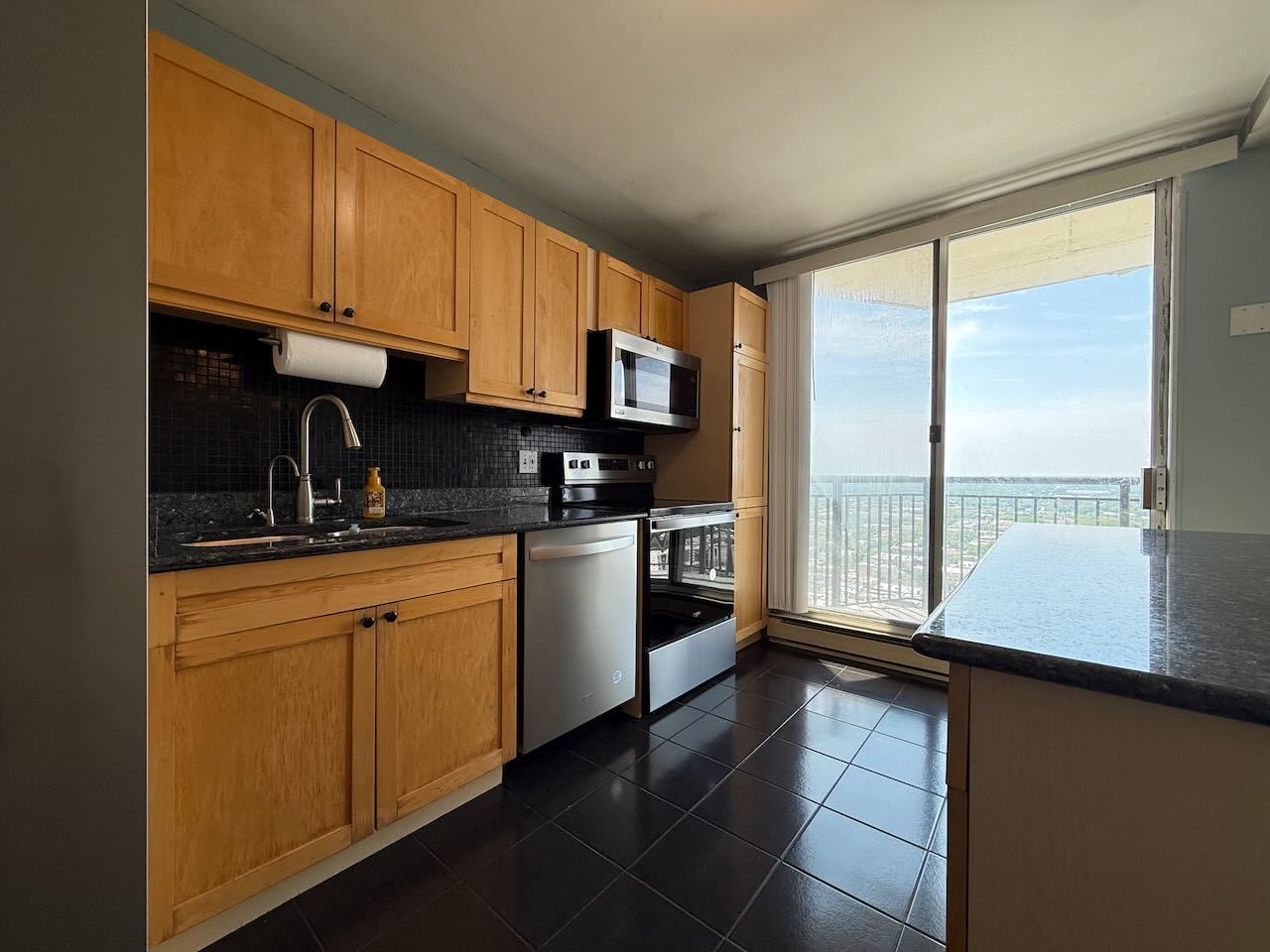 6007 N Sheridan Road 32K