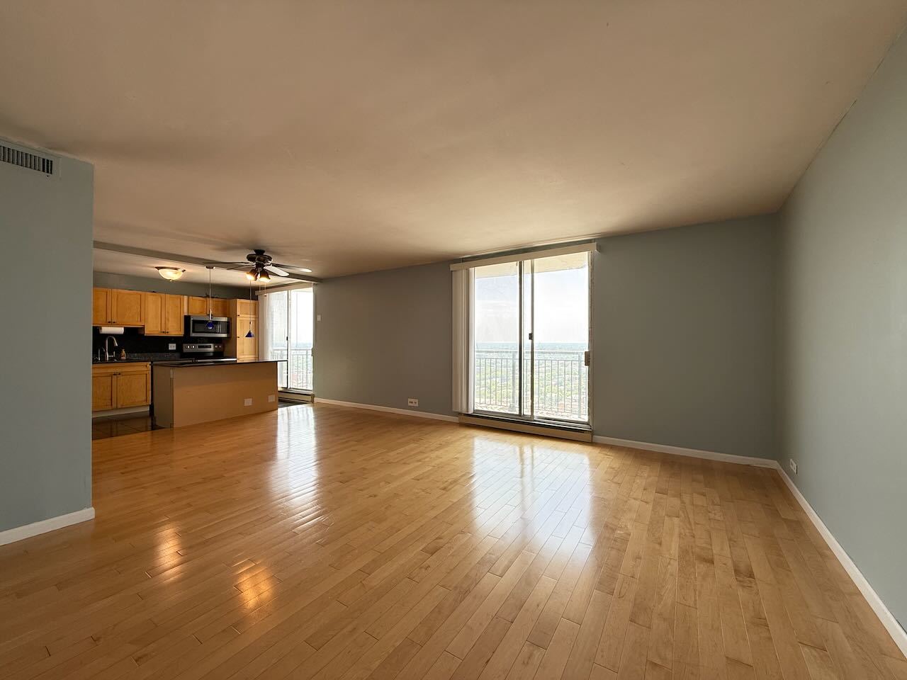 6007 N Sheridan Road 32K