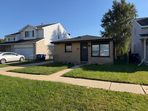Photo of 2829 139th Street, Blue Island, IL 60406 (MLS # 12783438)
