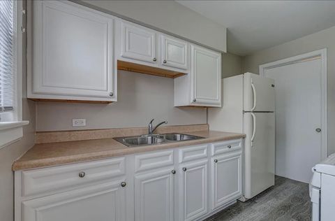 Tiny photo for 617 Waukegan Road, Deerfield, IL 60015 (MLS # 12595170)