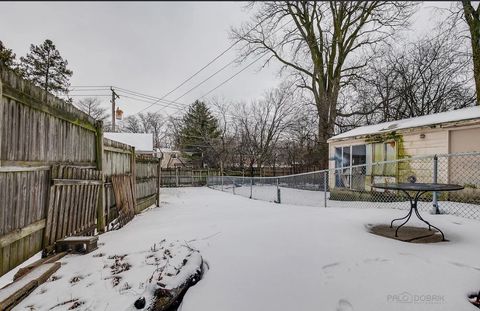 Tiny photo for 617 Waukegan Road, Deerfield, IL 60015 (MLS # 12595170)