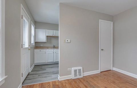 Tiny photo for 617 Waukegan Road, Deerfield, IL 60015 (MLS # 12595170)