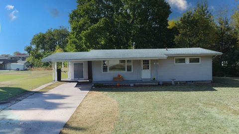 Photo of 316 N Hartwell Street, Gilman, IL 60938 (MLS # 12635903)