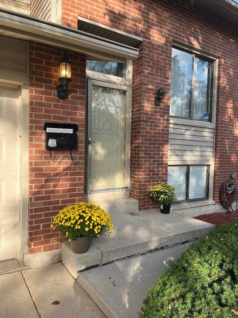 Photo of 18650 Golfview Drive, Hazel Crest, IL 60429 (MLS # 12601335)