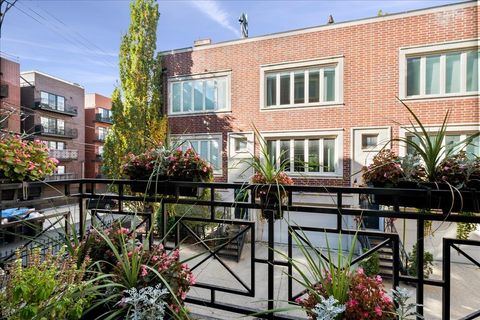 Tiny photo for 658 N Green Street, Chicago, IL 60642 (MLS # 12511458)