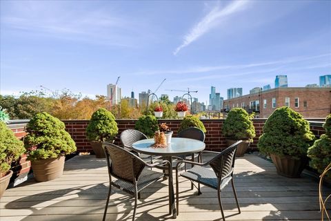 Tiny photo for 658 N Green Street, Chicago, IL 60642 (MLS # 12511458)