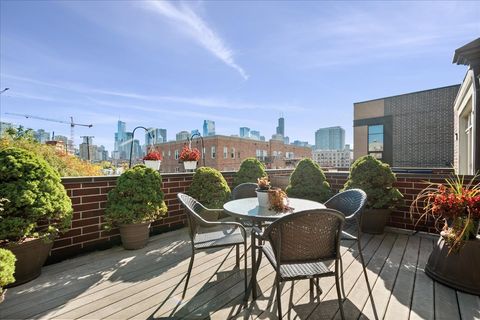 Tiny photo for 658 N Green Street, Chicago, IL 60642 (MLS # 12511458)