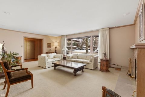 Tiny photo for 6543 Kolmar Avenue, Lincolnwood, IL 60712 (MLS # 12606491)