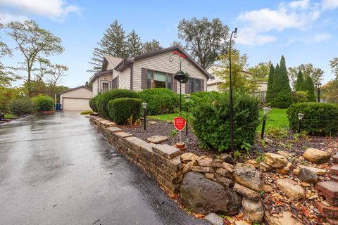 Tiny photo for 23433 N Summit Drive, Barrington, IL 60010 (MLS # 12492423)