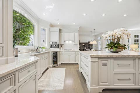Tiny photo for 628 S Lincoln Street, Hinsdale, IL 60521 (MLS # 12708120)