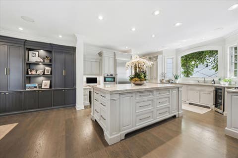 Tiny photo for 628 S Lincoln Street, Hinsdale, IL 60521 (MLS # 12708120)